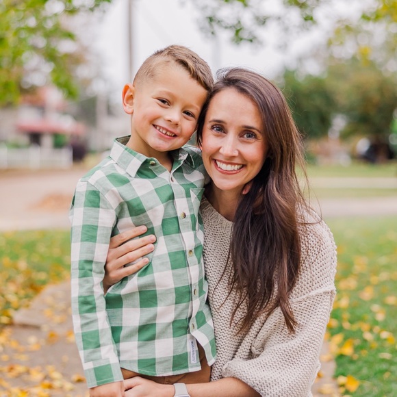 Meet your Posher, Alyssa - Picture 1 of 1